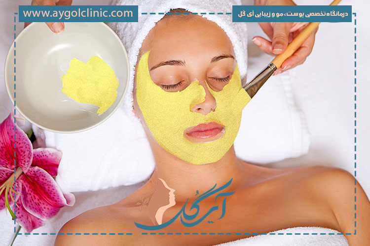 مراحل فشیال پوست شامل پاکسازی، بخاردهی، ماساژ، لایه‌برداری و آبرسانی